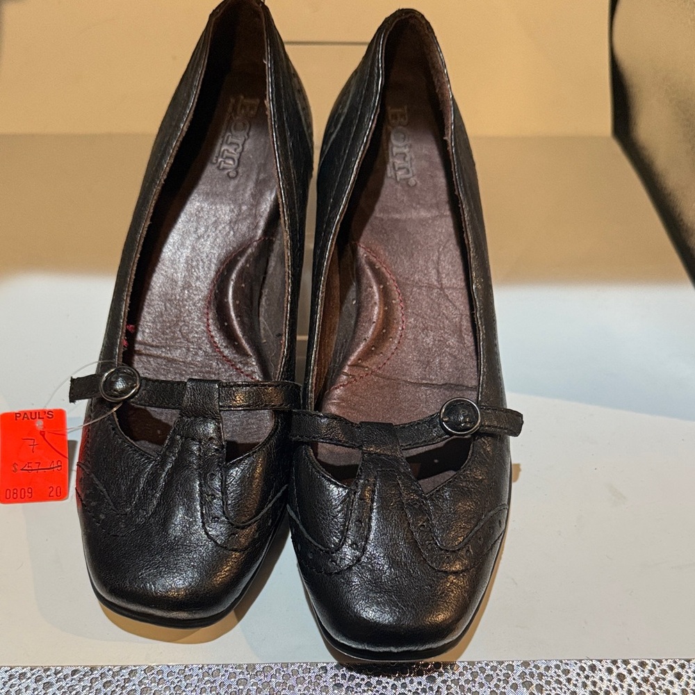 NWT Born Black Leather Pumps Shoes Low Heel Size 7